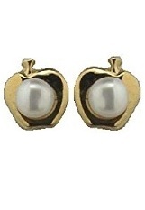 5mm // 3mm Cultivated Pearl 18K Yellow Gold Cultivated Pearl Heart earring with covererd screwback